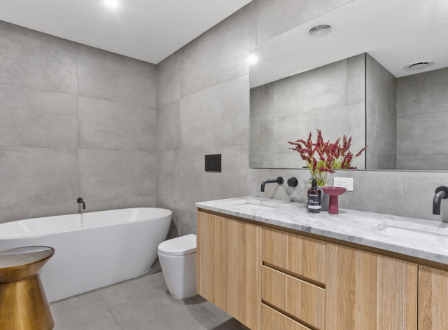 Custom ensuite with freestanding bath built by Blake Ballard Building in Avoca, Central Coast.